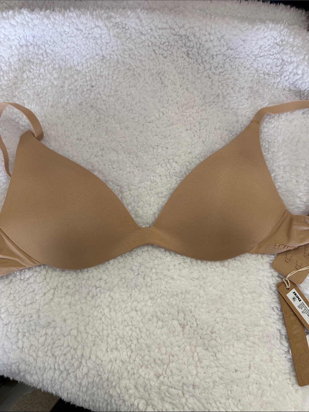 SKIMS Smooth T-Shirt Bra in Tan